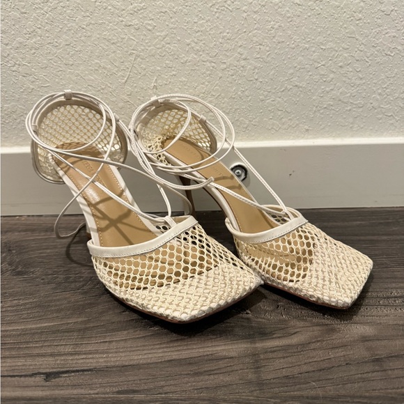 Bottega Veneta White Mesh Lace-Up Heels 41EU - Picture 2 of 4